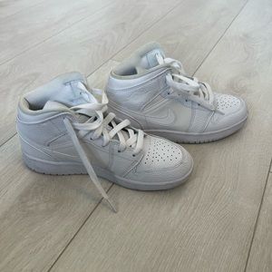 Air Jordan 1 Mid Shoes